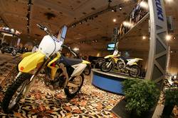 Suzuki RM-Z450 начал новую ступень в технологиях, используемых в мотоспорте.